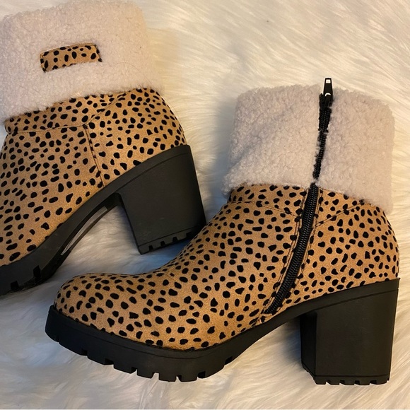 NWT Pierre Dumas Leopard Print Booties Size 10 - Picture 6 of 14